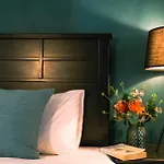 Tay Ho Studio Apartment